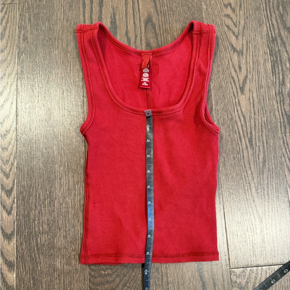 Skims Red Ribbed Tank Top - Picture 2 of 4